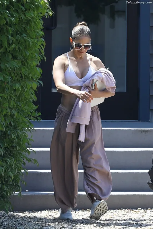Jennifer Lopez photo 12 of 3409