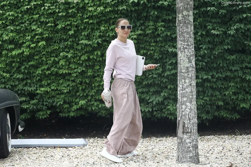 Jennifer Lopez photo 19 of 3409