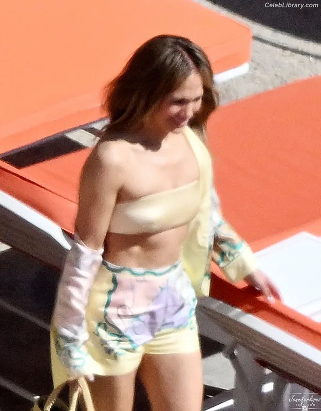 Jennifer Lopez photo 24 of 3409