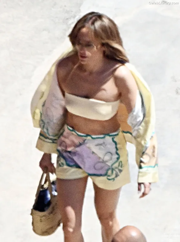 Jennifer Lopez photo 3 of 3409