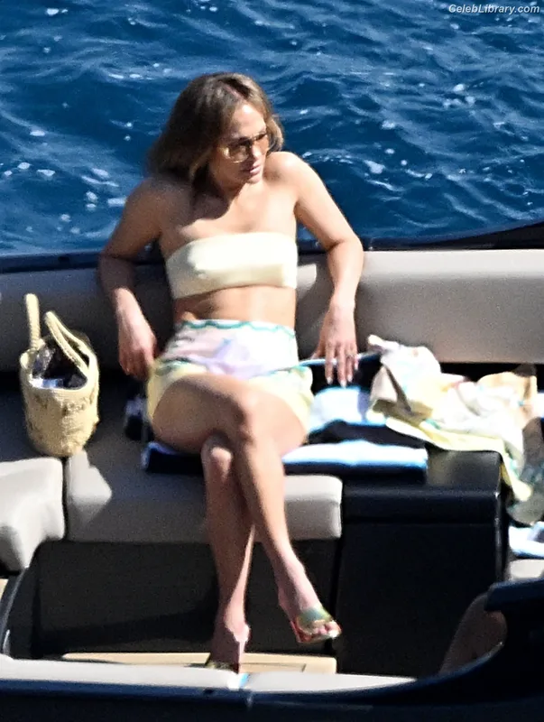 Jennifer Lopez photo 21 of 3409