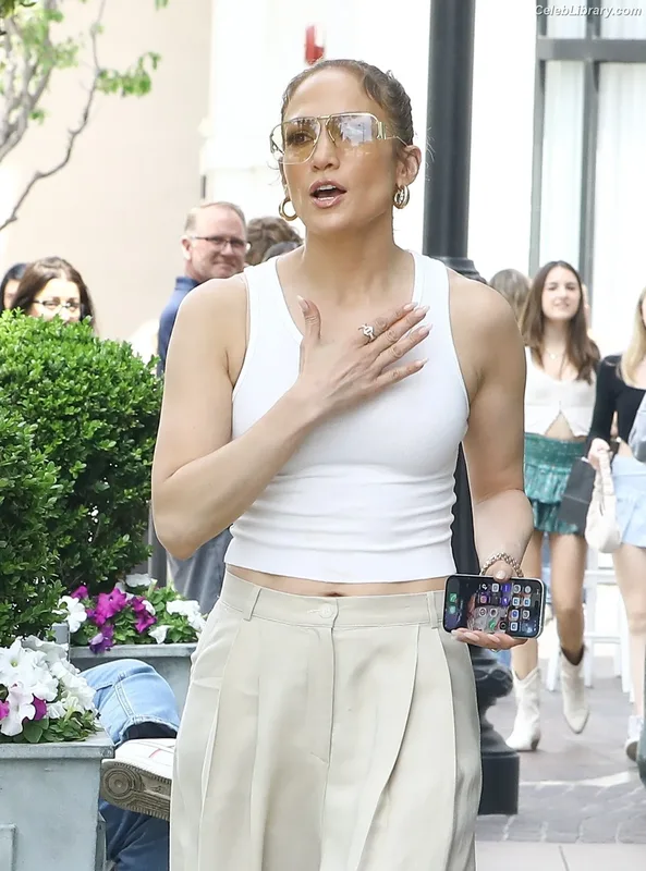 Jennifer Lopez photo 15 of 3409