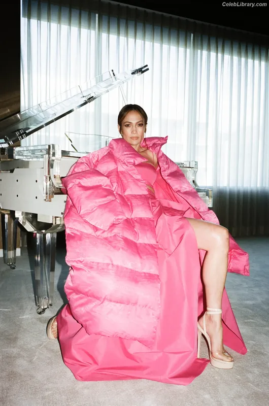 Jennifer Lopez photo 7 of 3409