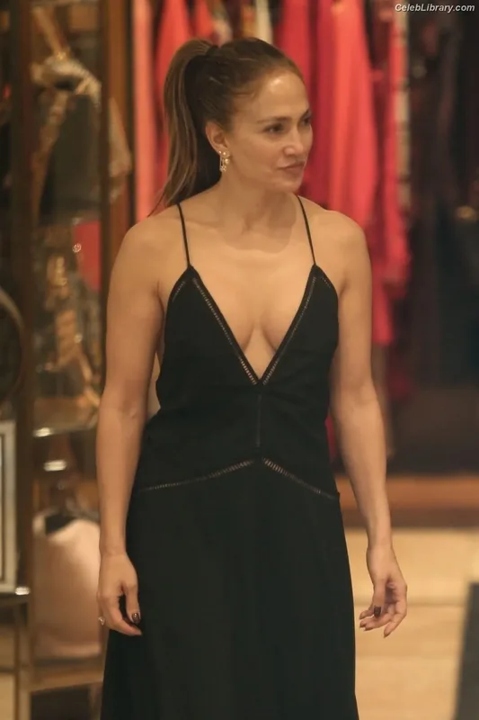 Jennifer Lopez photo 8 of 3409
