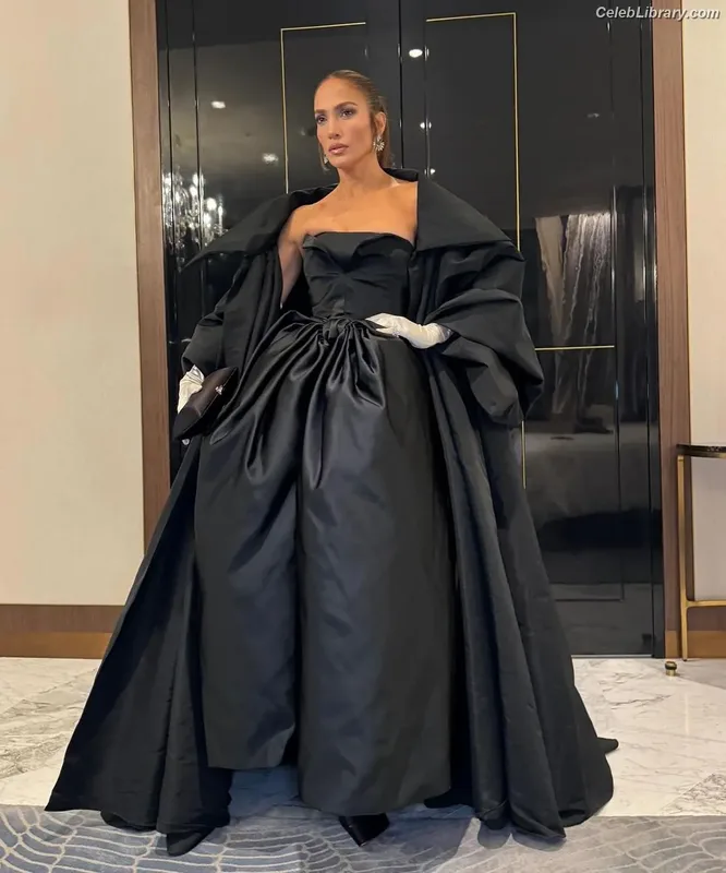 Jennifer Lopez photo 13 of 3409