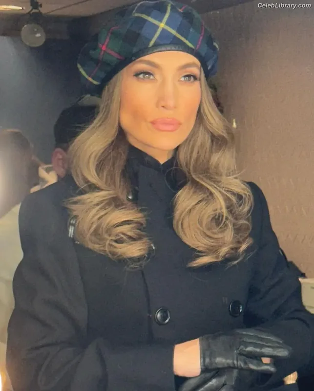 Jennifer Lopez photo 23 of 3409
