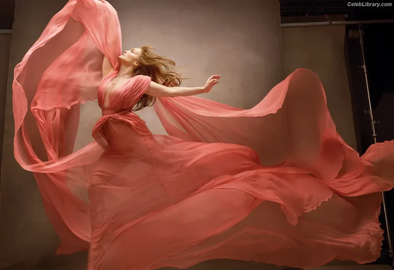 Jennifer Lopez photo 9 of 3409