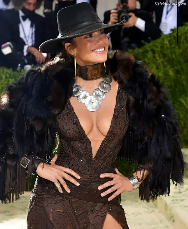 Jennifer Lopez photo 17 of 3409