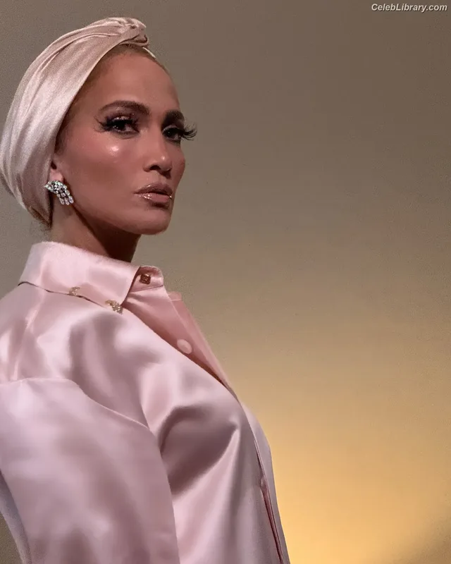 Jennifer Lopez photo 19 of 3409