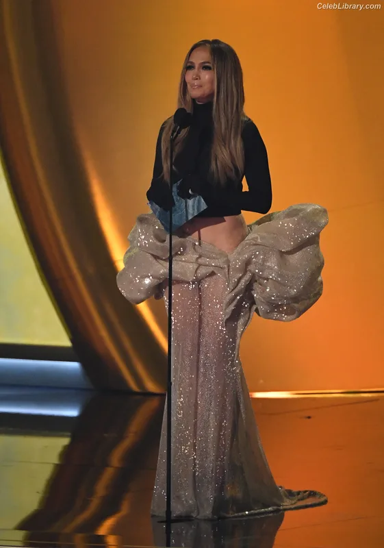 Jennifer Lopez photo 4 of 3409