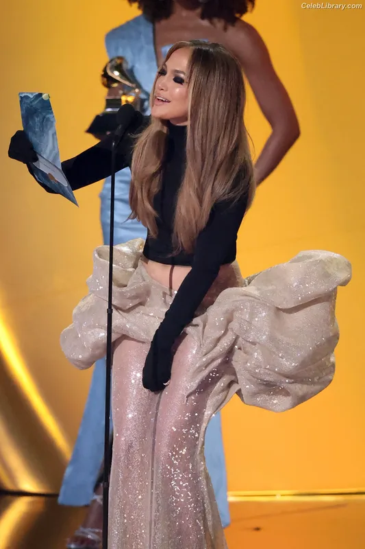 Jennifer Lopez photo 7 of 3409