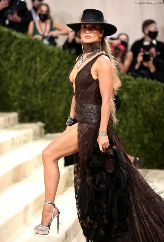 Jennifer Lopez photo 12 of 3409