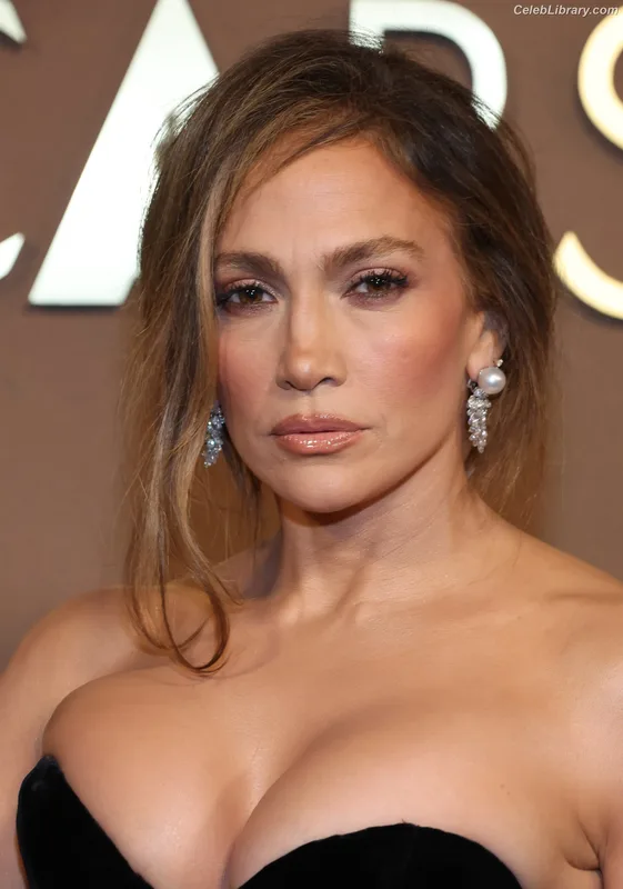 Jennifer Lopez photo 18 of 3409