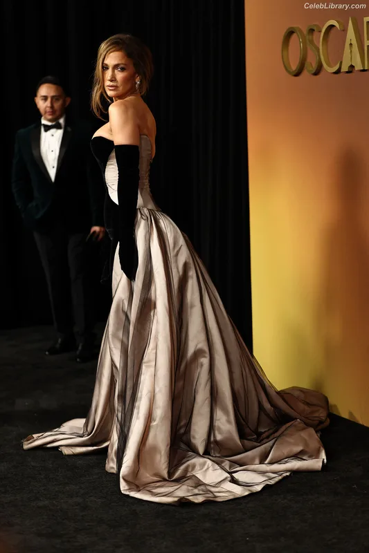Jennifer Lopez photo 8 of 3409