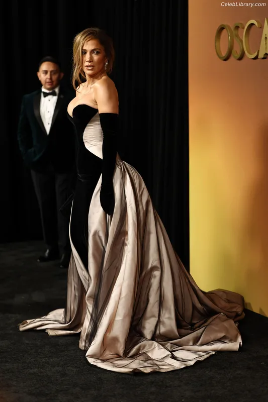 Jennifer Lopez photo 9 of 3409