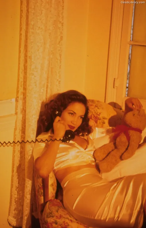 Jennifer Lopez photo 20 of 3409