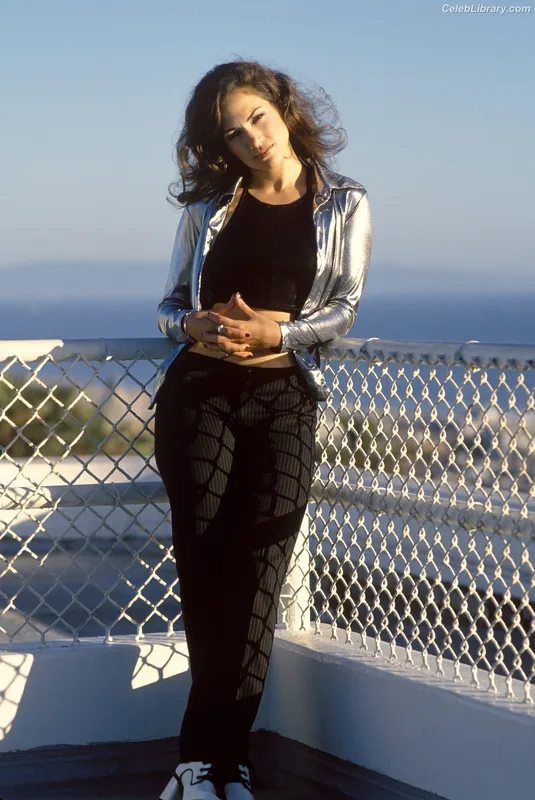 Jennifer Lopez photo 20 of 3409
