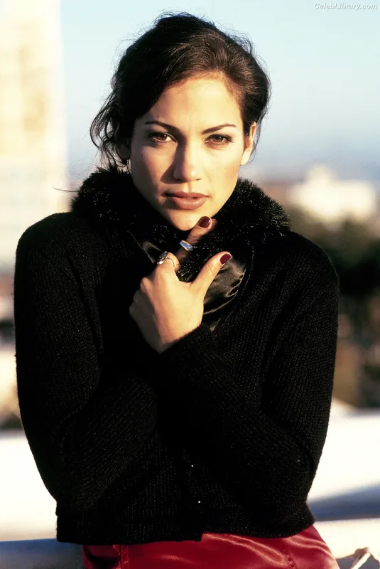 Jennifer Lopez photo 5 of 3409