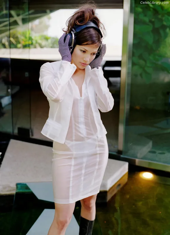 Jennifer Lopez photo 10 of 3409
