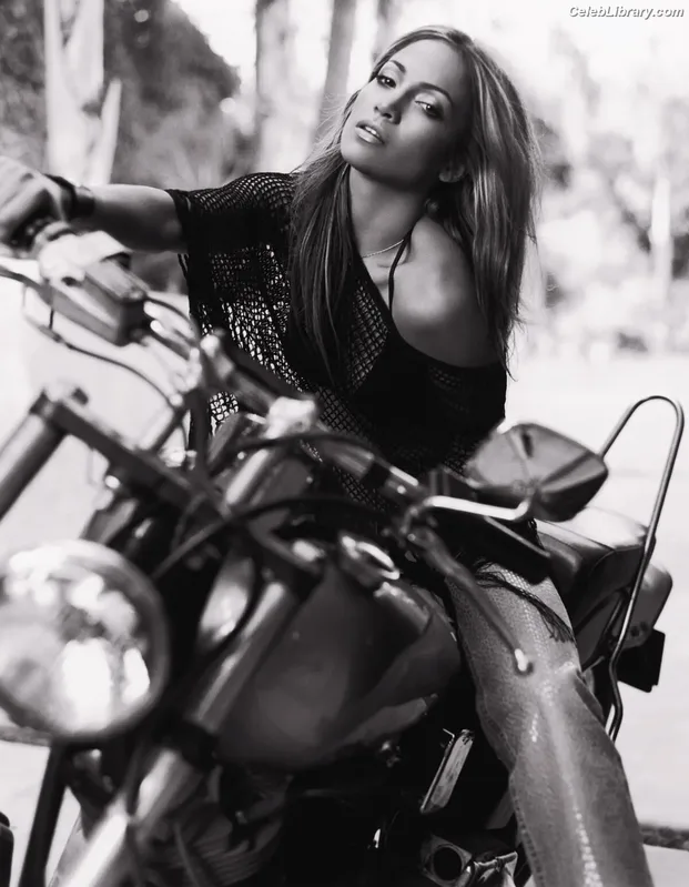 Jennifer Lopez photo 6 of 3409