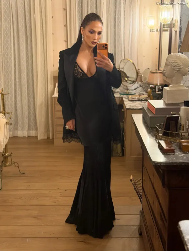 Jennifer Lopez photo 16 of 3409