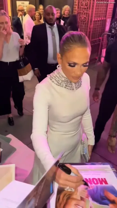 Jennifer Lopez photo 19 of 3409