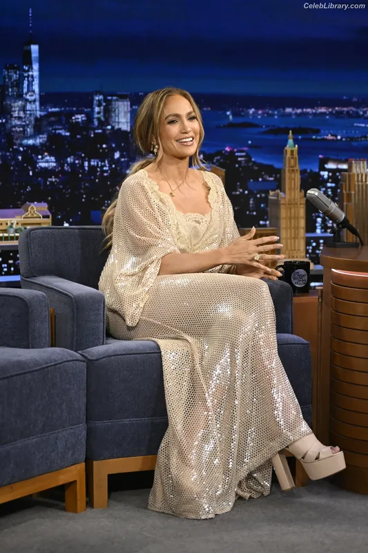 Jennifer Lopez photo 22 of 3409