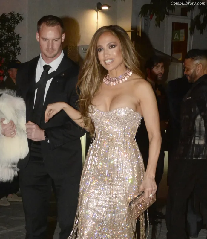 Jennifer Lopez photo 17 of 3409