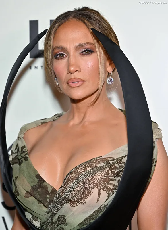 Jennifer Lopez photo 21 of 3409
