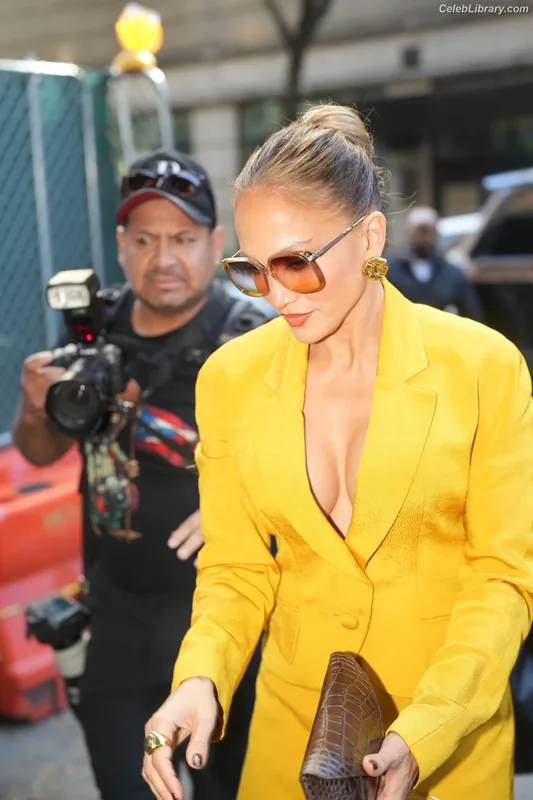 Jennifer Lopez photo 9 of 3409