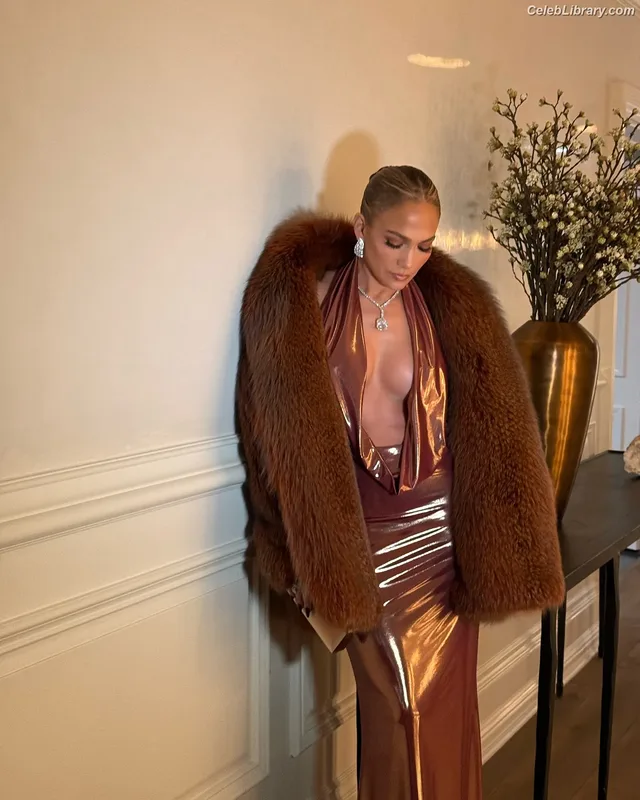 Jennifer Lopez photo 20 of 3409