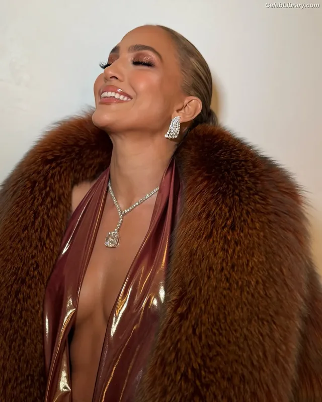 Jennifer Lopez photo 21 of 3409