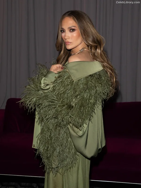 Jennifer Lopez photo 19 of 3409