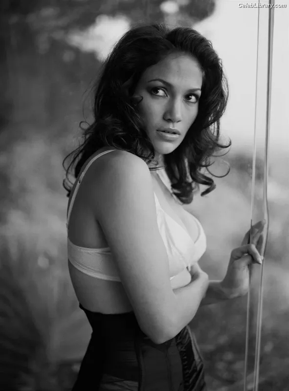 Jennifer Lopez photo 4 of 3409
