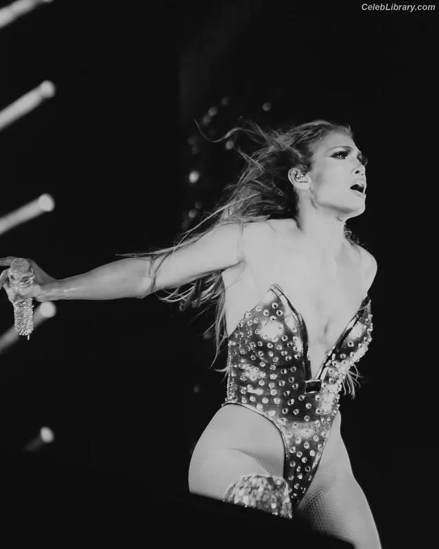 Jennifer Lopez photo 17 of 3409