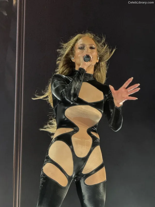 Jennifer Lopez photo 15 of 3409