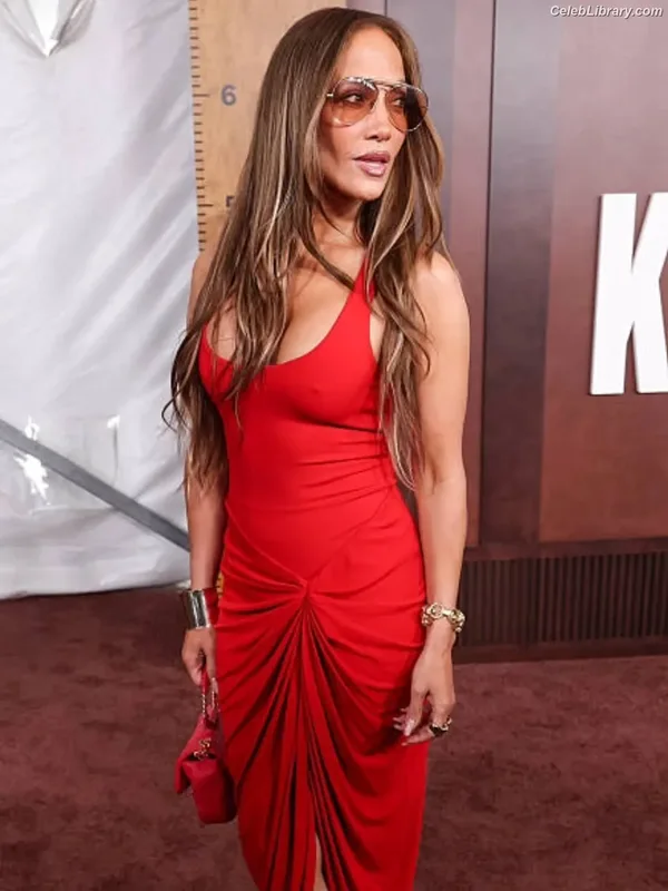 Jennifer Lopez photo 22 of 3409