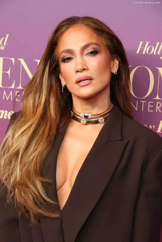 Jennifer Lopez photo 10 of 3409
