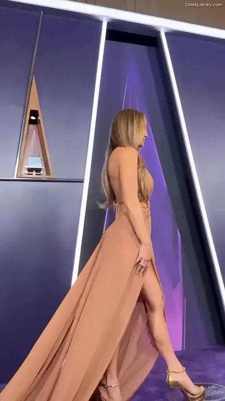 Jennifer Lopez photo 15 of 3409