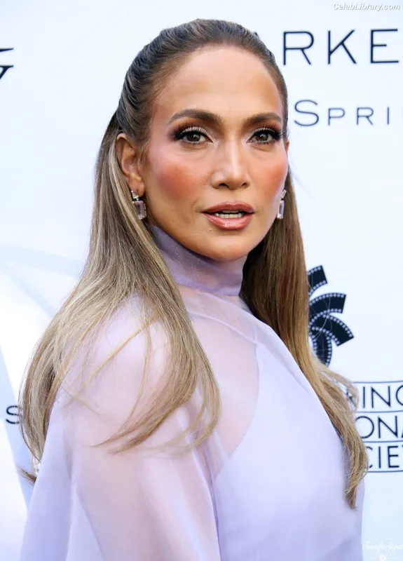 Jennifer Lopez photo 8 of 3409