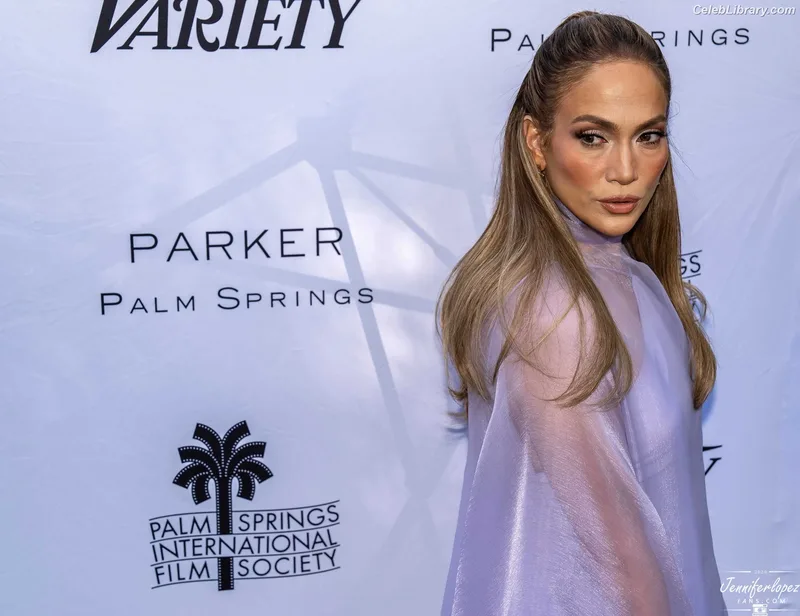 Jennifer Lopez photo 10 of 3409