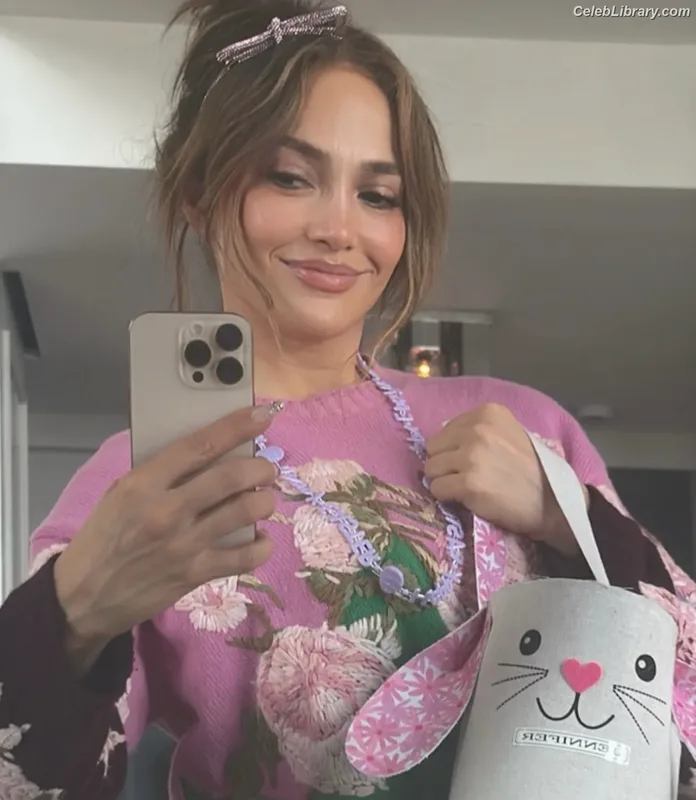 Jennifer Lopez photo 18 of 3409