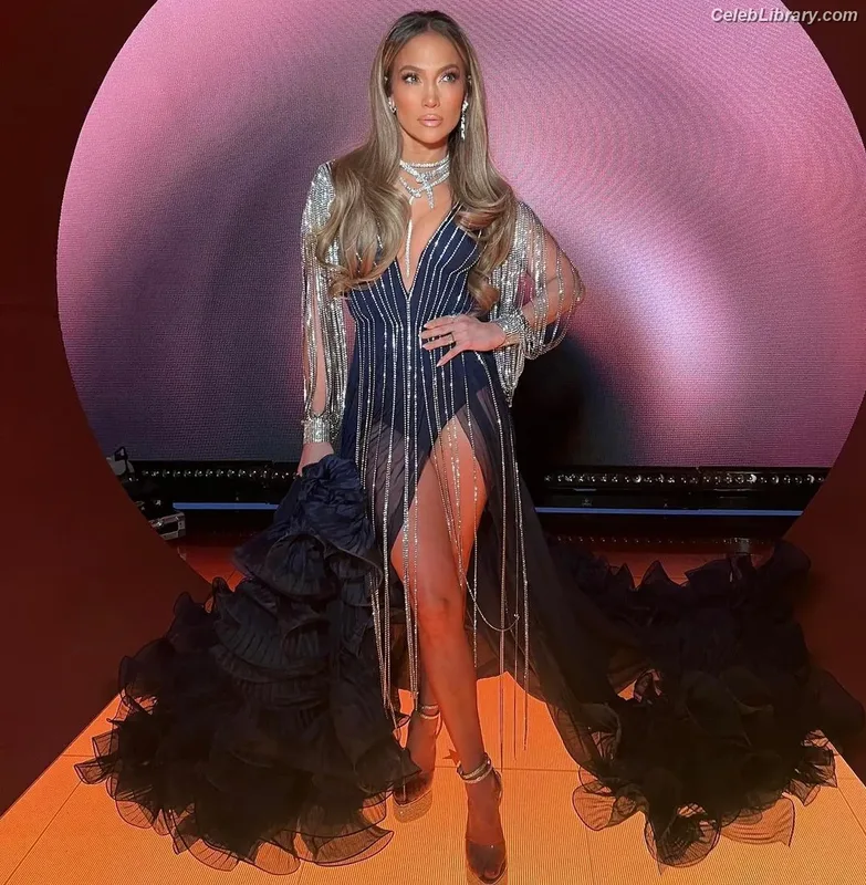 Jennifer Lopez photo 20 of 3409