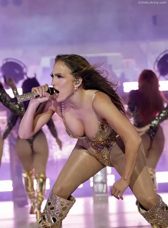 Jennifer Lopez photo 21 of 3409
