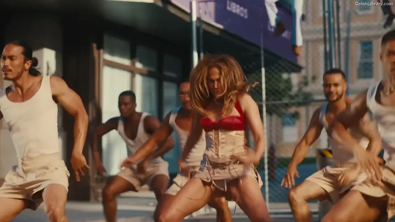 Jennifer Lopez photo 2 of 3409