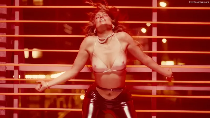 Jennifer Lopez photo 16 of 3409