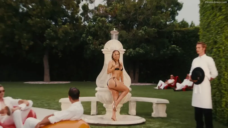 Jennifer Lopez photo 2 of 3409