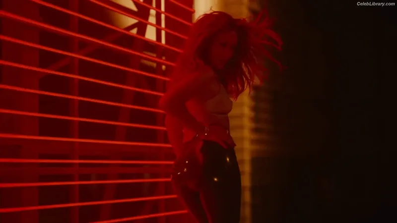 Jennifer Lopez photo 8 of 3409