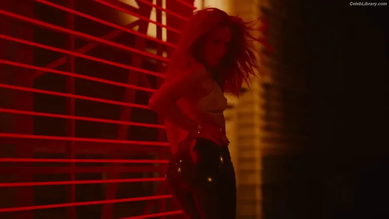 Jennifer Lopez photo 9 of 3409
