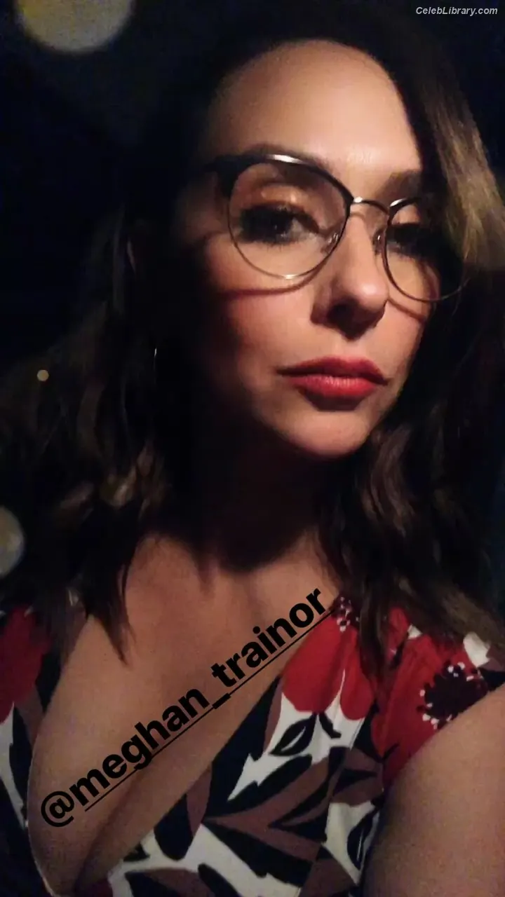 Jennifer Love Hewitt photo 9 of 520
